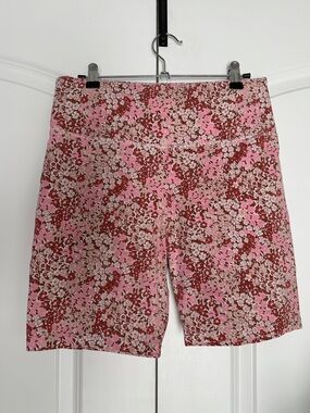 Lou & Grey Pink Floral High-Rise Bike Shorts - Size Medium
